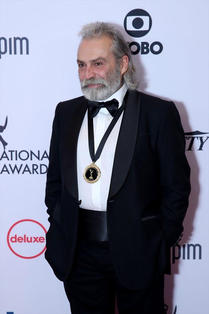 Haluk Bilginer, 47. Uluslararası Emmy Ödülleri'nde Şahsiyet dizisindeki performansıyla en iyi erkek oyuncu seçildi G2