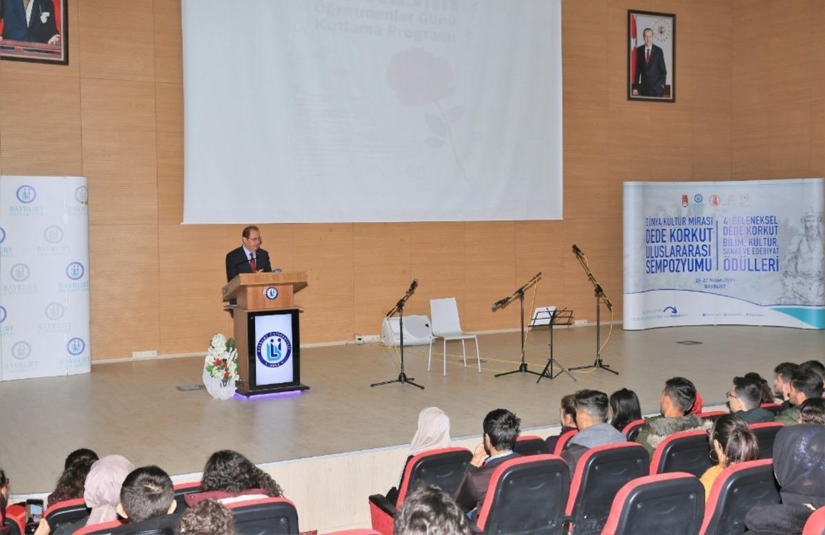 Bayburt &Uuml;niversitesi Eğitim Fak&uuml;ltesi, &Ouml;ğretmenler G&uuml;n&uuml; kutlama programı d&uuml;zenledi
