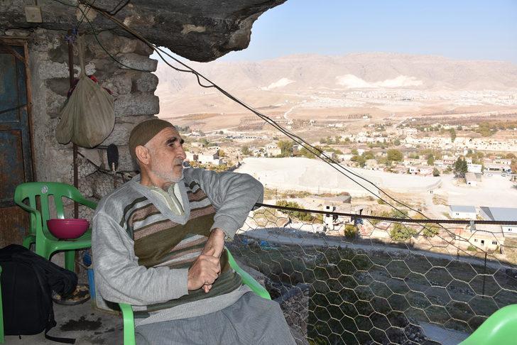 Modern yaşamını bırakıp, doğduğu mağarada yaşıyor G4