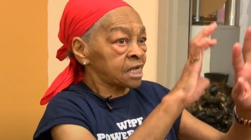 82 yaşındaki kadın, hırsızı alt etti: &Ccedil;ok yanlış bir ev se&ccedil;ti!