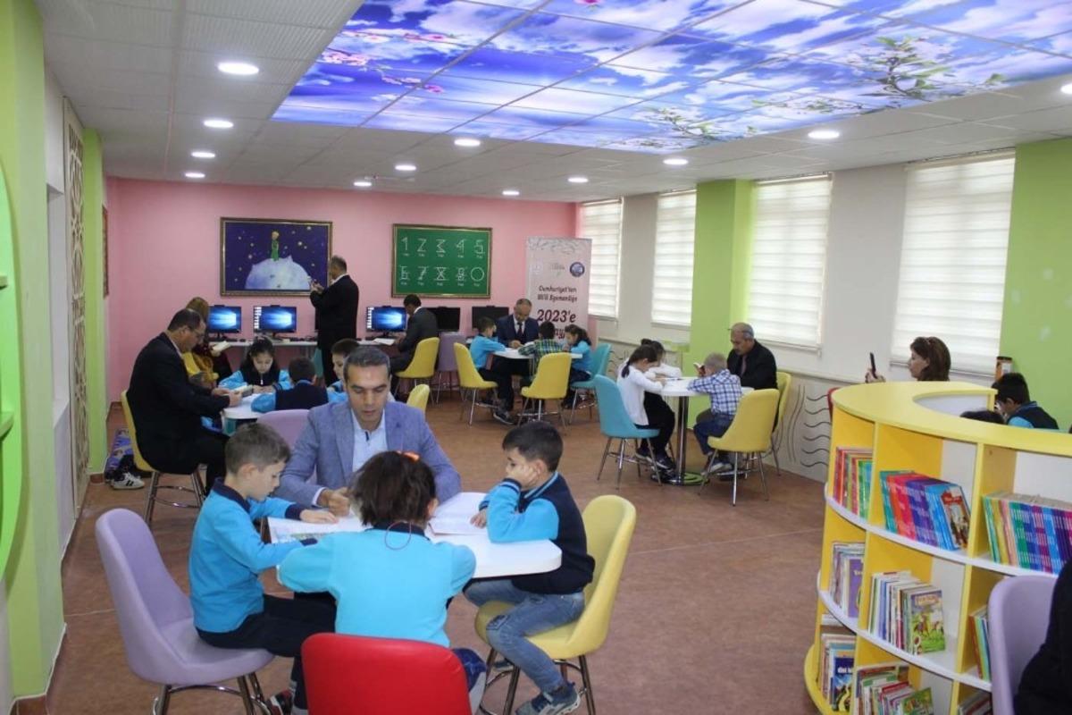 Okulda kitap okuma etkinliği