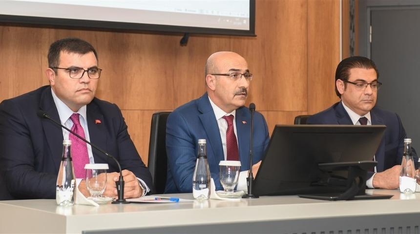 Vali Demirtaş: "Uyuşturucunun k&ouml;k&uuml;n&uuml; kazıyana kadar m&uuml;cadelemiz s&uuml;recek"