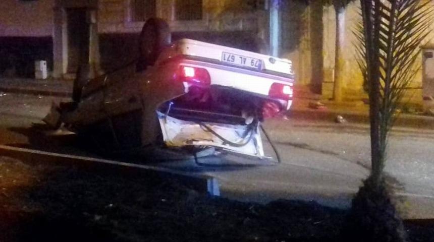 Ref&uuml;je &ccedil;arpan otomobilin s&uuml;r&uuml;c&uuml;s&uuml; yaralandı