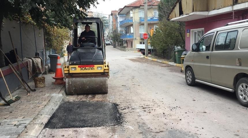 Barbaros&rsquo;ta d&ouml;rt noktaya asfalt