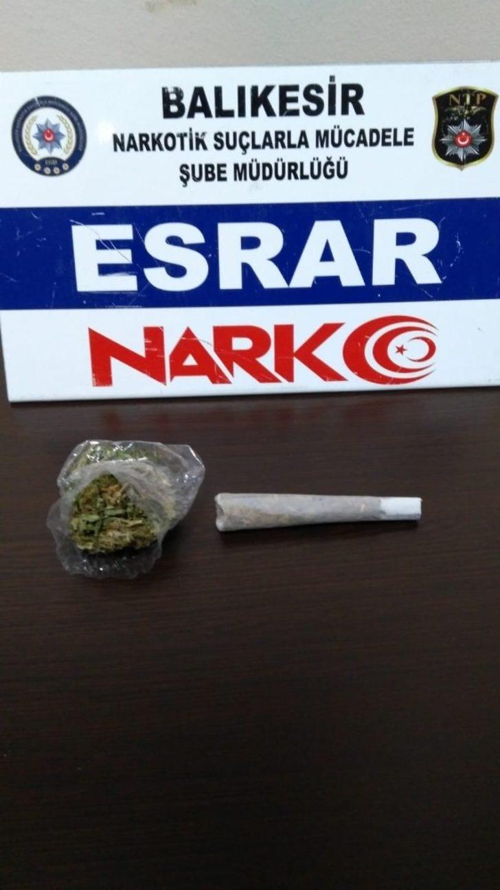 Otomobile saklanan uyuşturucuyu Bath buldu G2