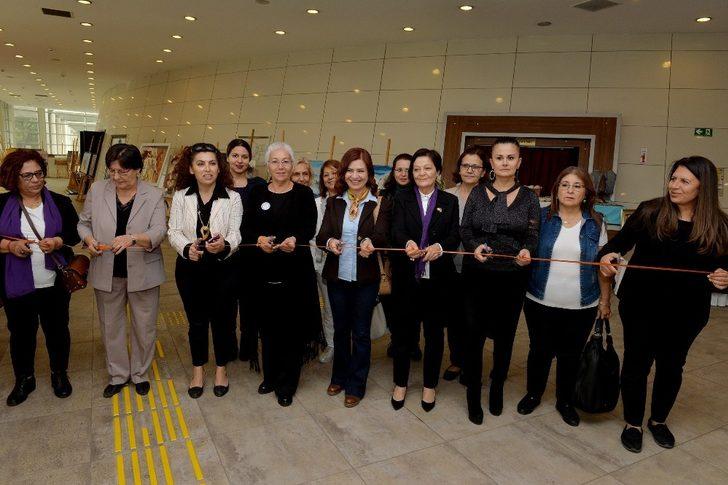 Kadınlar eserleriyle ’Kadına şiddete dur’ dedi G3