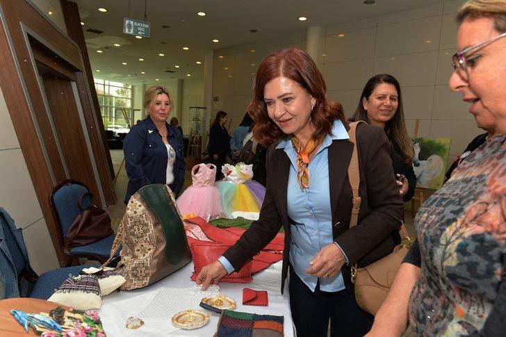 Kadınlar eserleriyle ’Kadına şiddete dur’ dedi G4