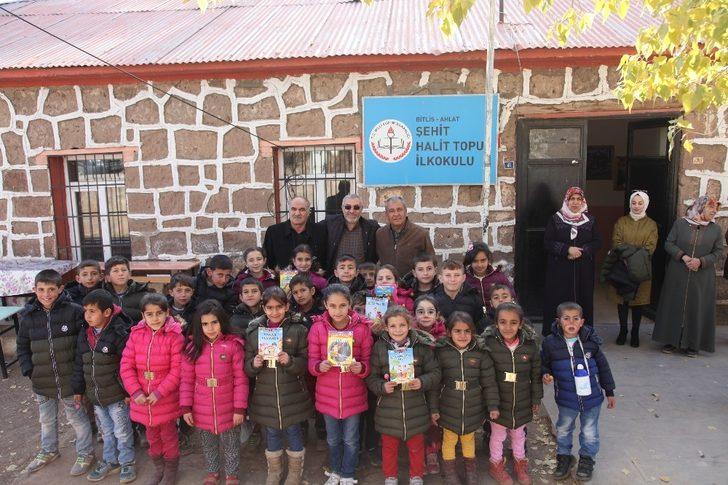 Şehit ailesinden öğrencilere yardım G3