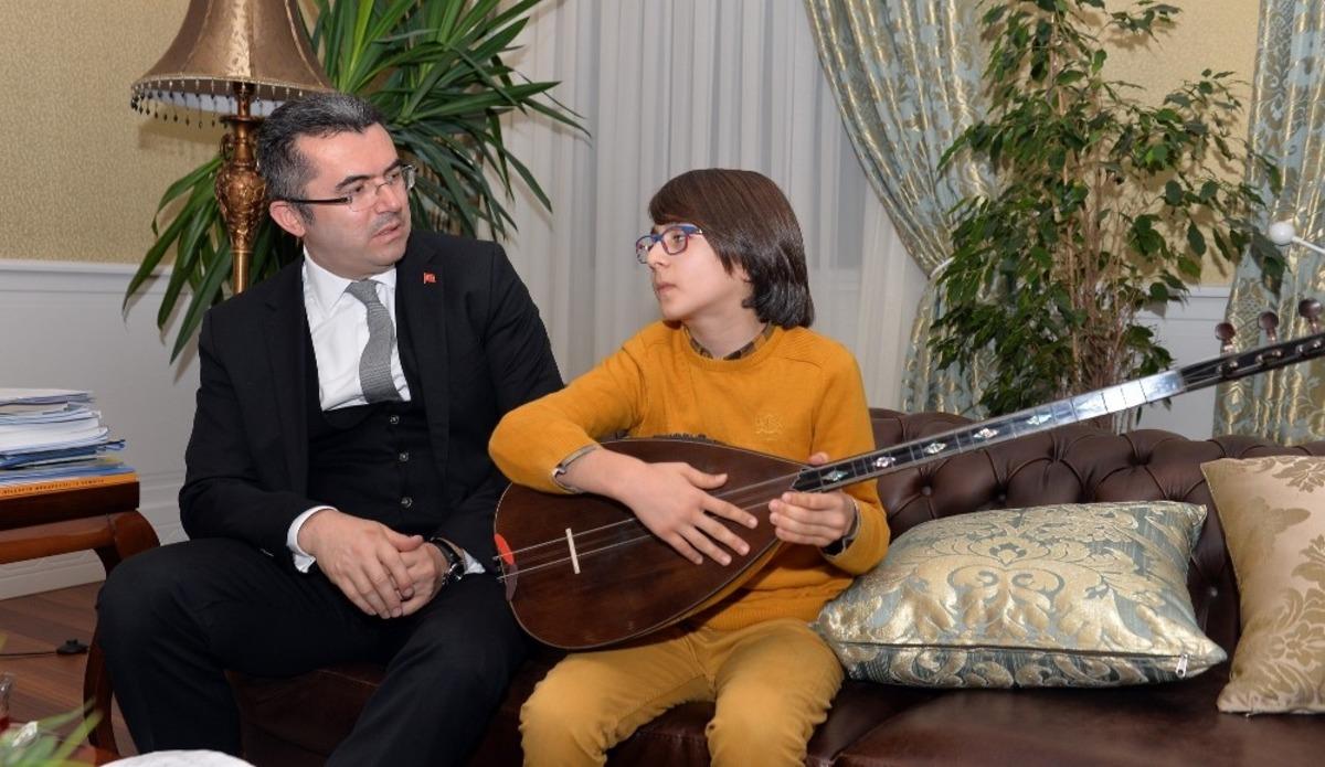 K&uuml;&ccedil;&uuml;k Bedirhan Vali Memiş&rsquo;i b&uuml;y&uuml;ledi