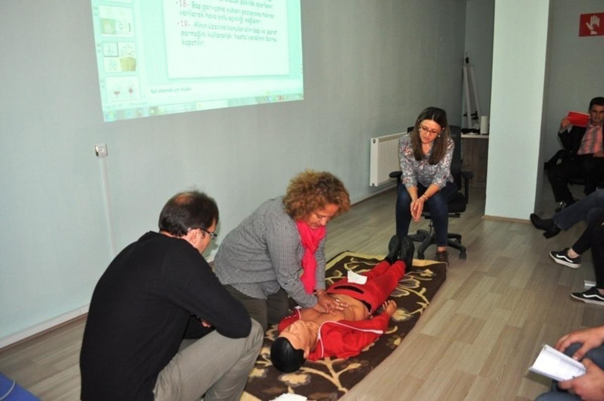 K&uuml;tahya AFAD ve PTT personeline ilk yardım eğitimi