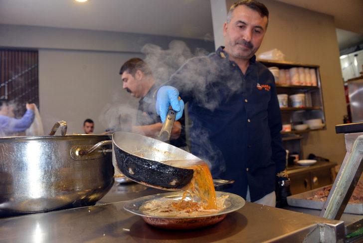 Maraş paçası doğal serum! 3 kardeşin ürettiği tarhanalı paçaya talep çok G2