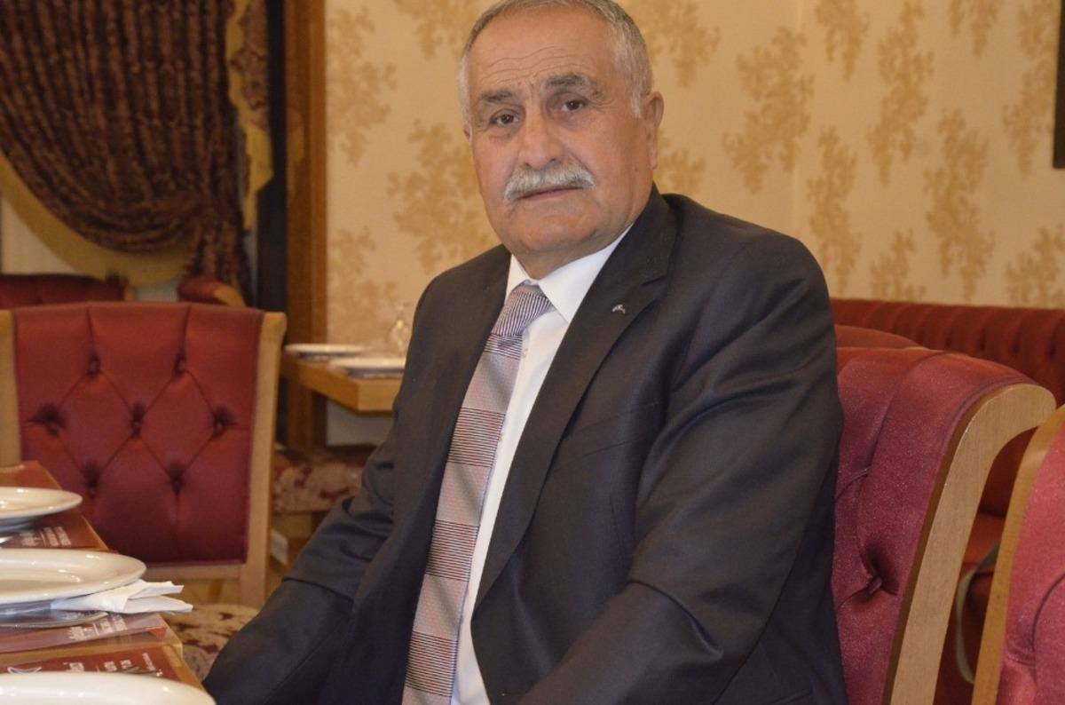 Eski m&uuml;d&uuml;r, 42 yıllık meslek hayatına noktayı koydu