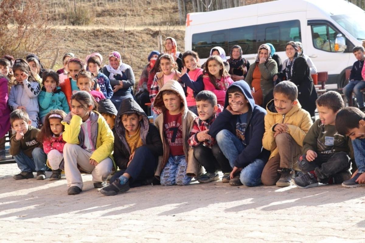 Hakkari&rsquo;de &Ouml;ğretmenler G&uuml;n&uuml; etkinliği