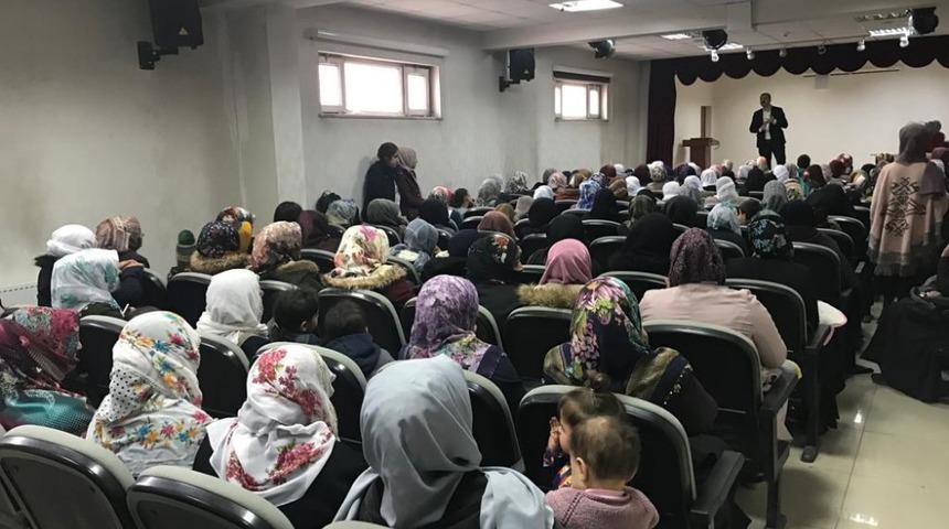 &Ccedil;aldıran&rsquo;da &lsquo;25 Kasım Kadına Y&ouml;nelik Şiddetle M&uuml;cadele G&uuml;n&uuml;&rsquo; semineri