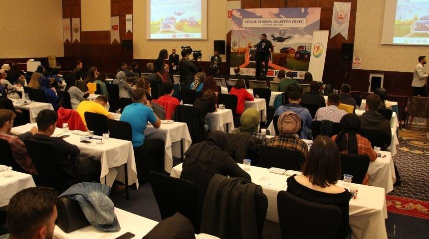 Gen&ccedil;lik ve Kırsal Kalkınma Zirvesi sonu&ccedil; bildirgesi a&ccedil;ıklandı