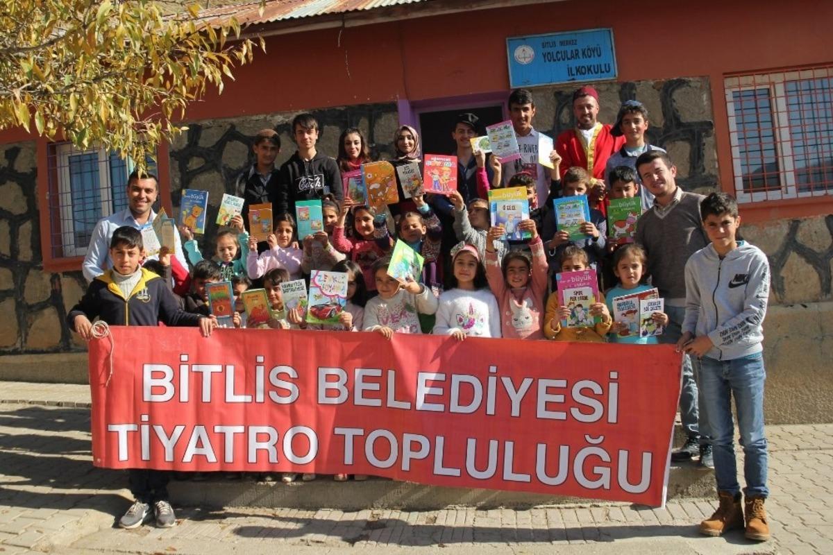 Bitlis Belediyesi, k&ouml;y &ccedil;ocuklarını tiyatroyla buluşturdu