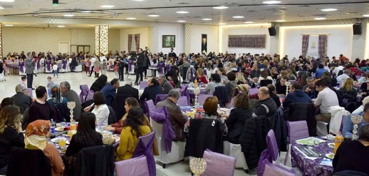 Tepebaşı&rsquo;nda &ouml;ğretmenler dayanışma yemeği