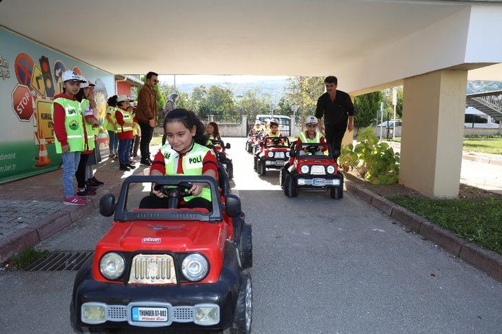 Minikler hem eğleniyor hem öğreniyor G2