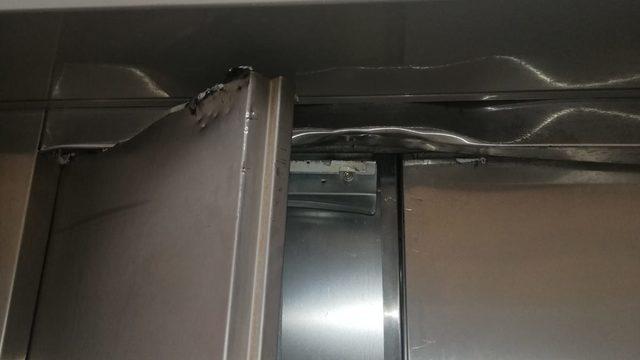 Metrobüs durağında 'şaşırtan asansör'e İBB'den açıklama