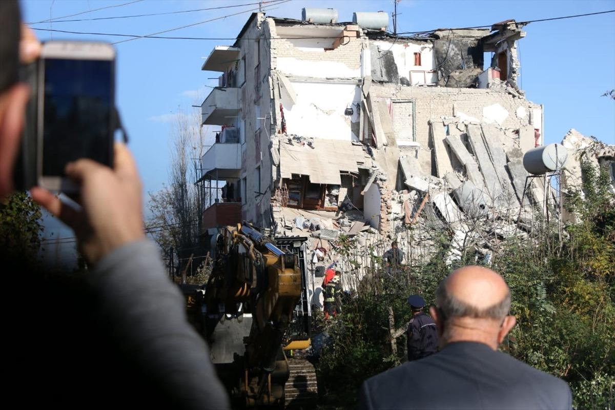 Arnavutluk'ta depremden kurtulan T&uuml;rk Ercan Yağmur yaşadıklarını anlattı