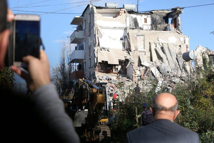 Arnavutluk'ta depremden kurtulan Türk Ercan Yağmur yaşadıklarını anlattı G1