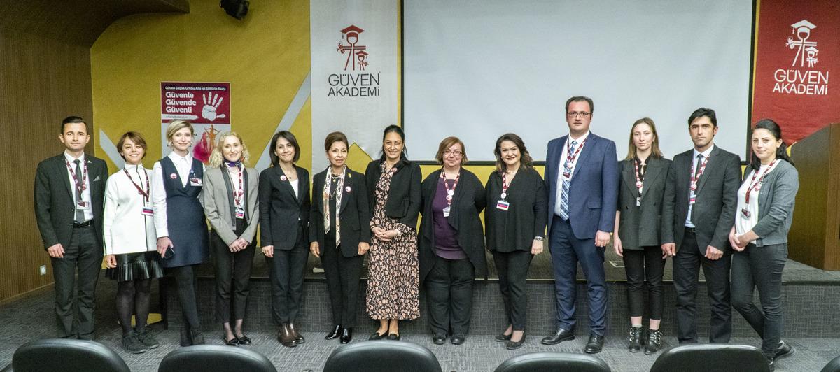 G&uuml;ven Sağlık Grubu'nda 'Aile İ&ccedil;i Şiddet Politikası' projesi