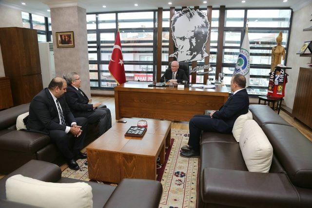 Eskişehirspor Başkanı Mustafa Akgören Kazım Kurt’u ziyaret etti