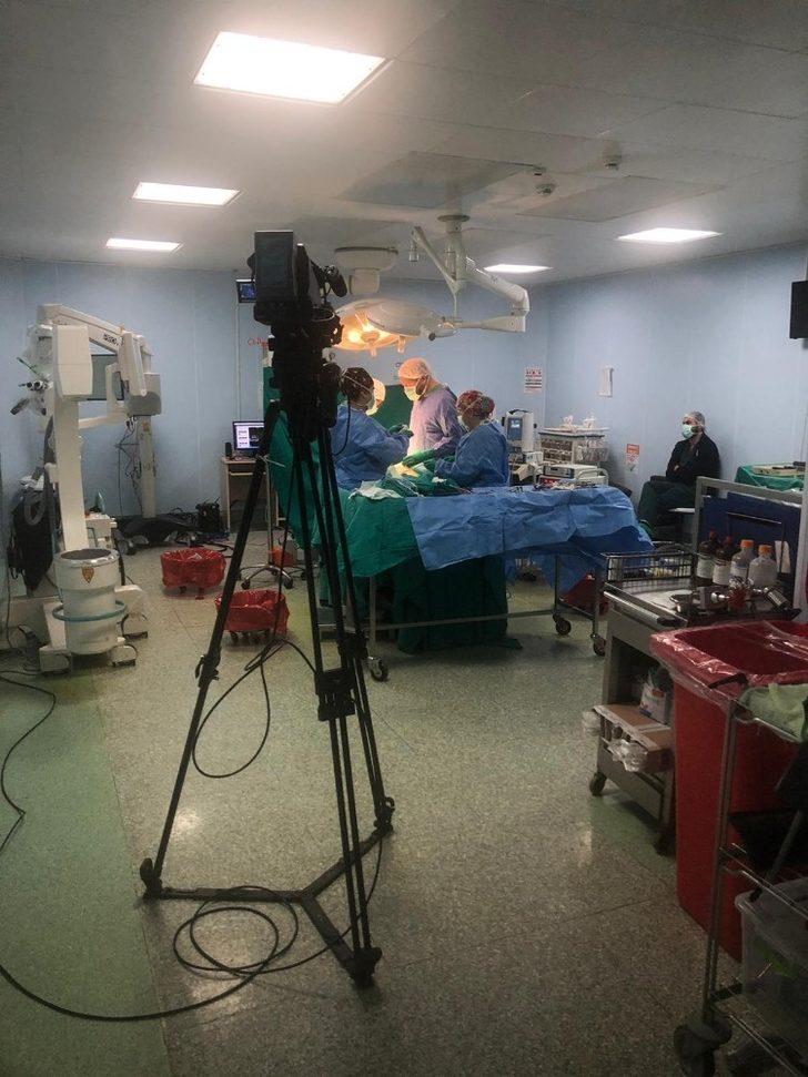 Iraklı beyin cerrahlarına canlı yayınla ameliyat eğitimi G4