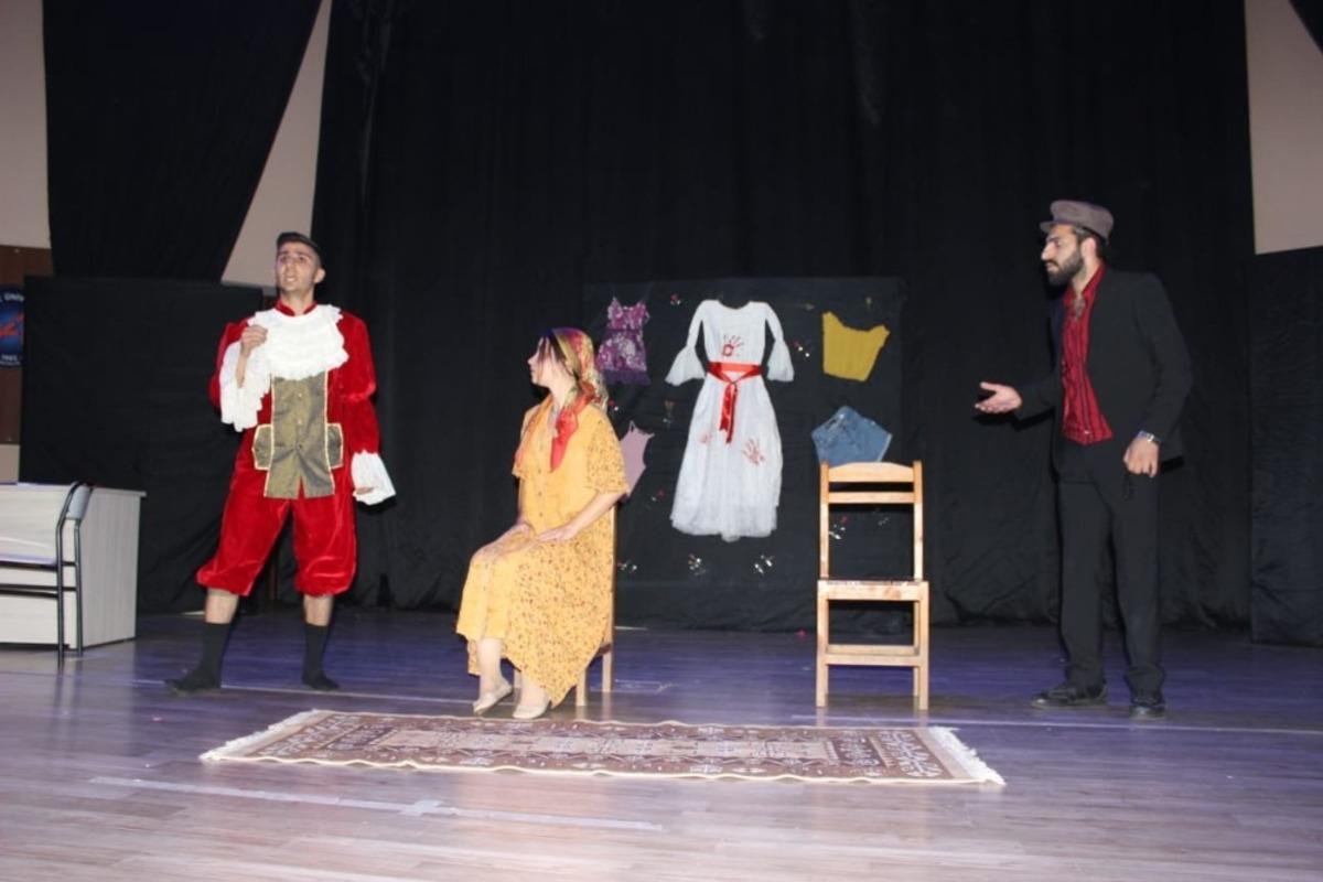 Kadına şiddete tiyatro ile "hayır" dediler