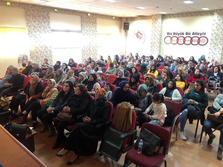 Van’da “Kadına Yönelik Şiddetle Mücadele Eğitim” semineri G2