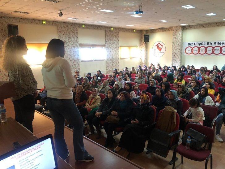 Van’da “Kadına Yönelik Şiddetle Mücadele Eğitim” semineri G3