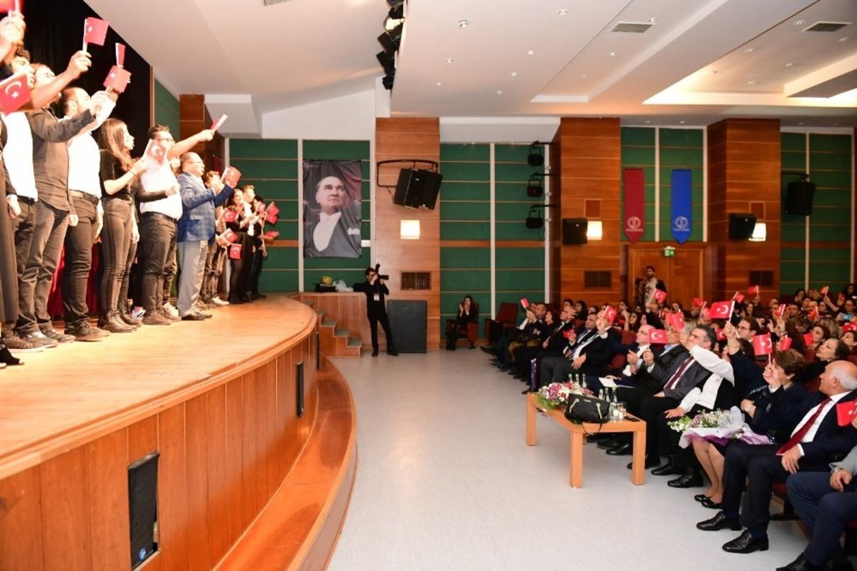 Anadolu &Uuml;niversitesinde &Ouml;ğretmenler G&uuml;n&uuml; kutlaması