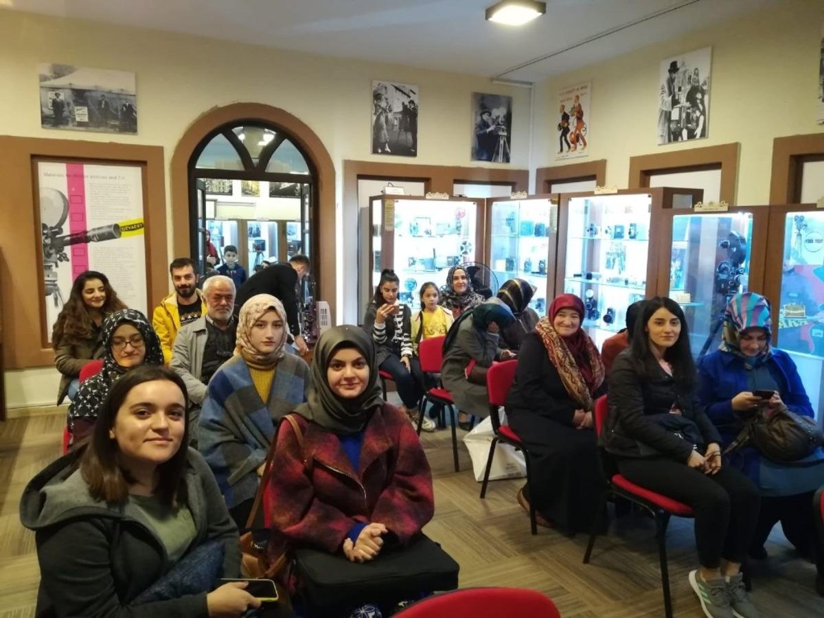 Fotoğraf &ccedil;ekimi ve g&ouml;rsel d&uuml;zenleme dersleri başladı