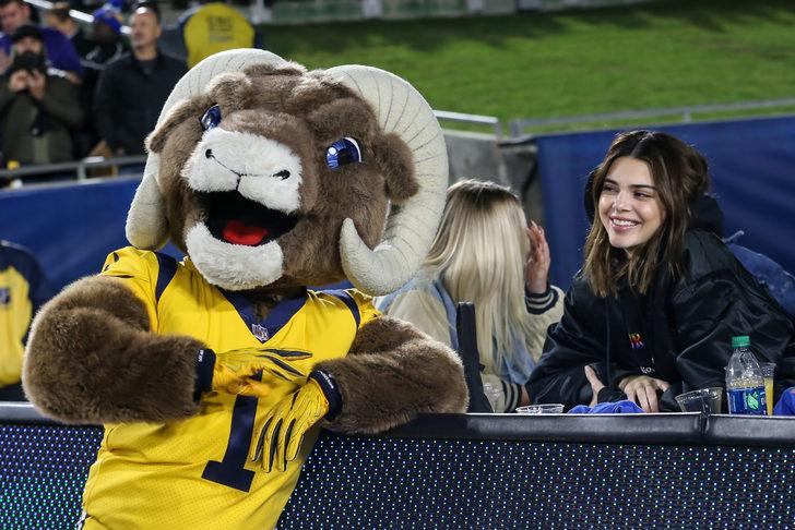 Kendall Jenner sürprizi! Damga vurdu G4