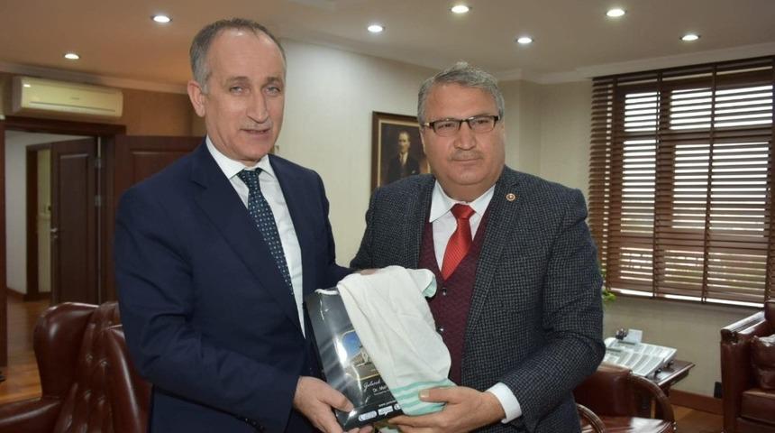 Başkan &Ccedil;er&ccedil;i TOKİ Başkanı Bulut&rsquo;la g&ouml;r&uuml;şt&uuml;