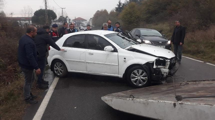 Kavgan yolda kaydı su kanalına girdi