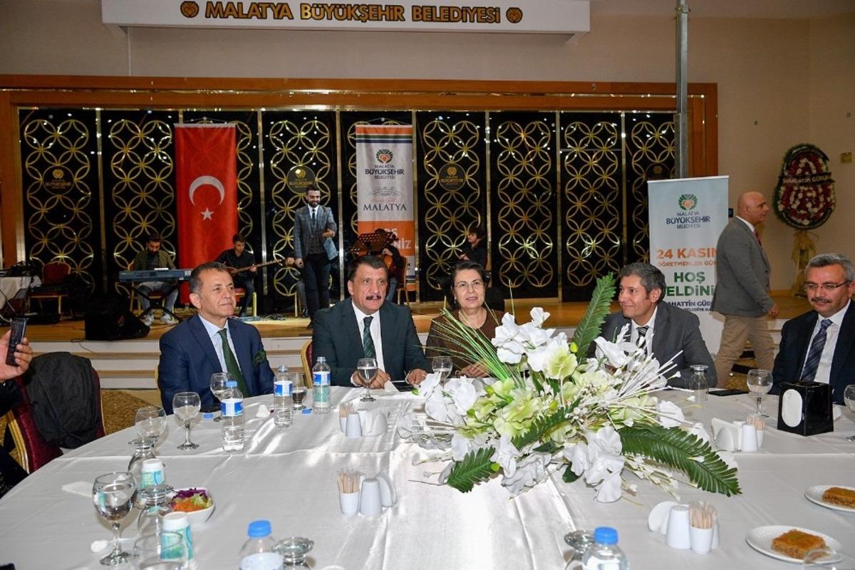 B&uuml;y&uuml;kşehir&rsquo;den &ouml;ğretmenler g&uuml;n&uuml; kutlaması