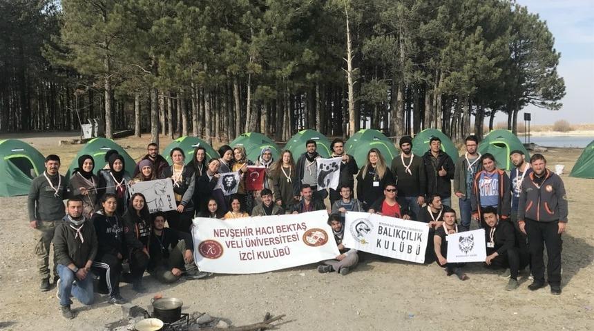 NEVÜ Balıkçılık ve İzci Kulüpleri çadır kurup kamp yaptı