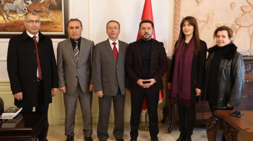 Avni İncekara Fen Lisesi Okul Aile Birliği yöneticileri, Başkan Arı’yı ziyaret etti