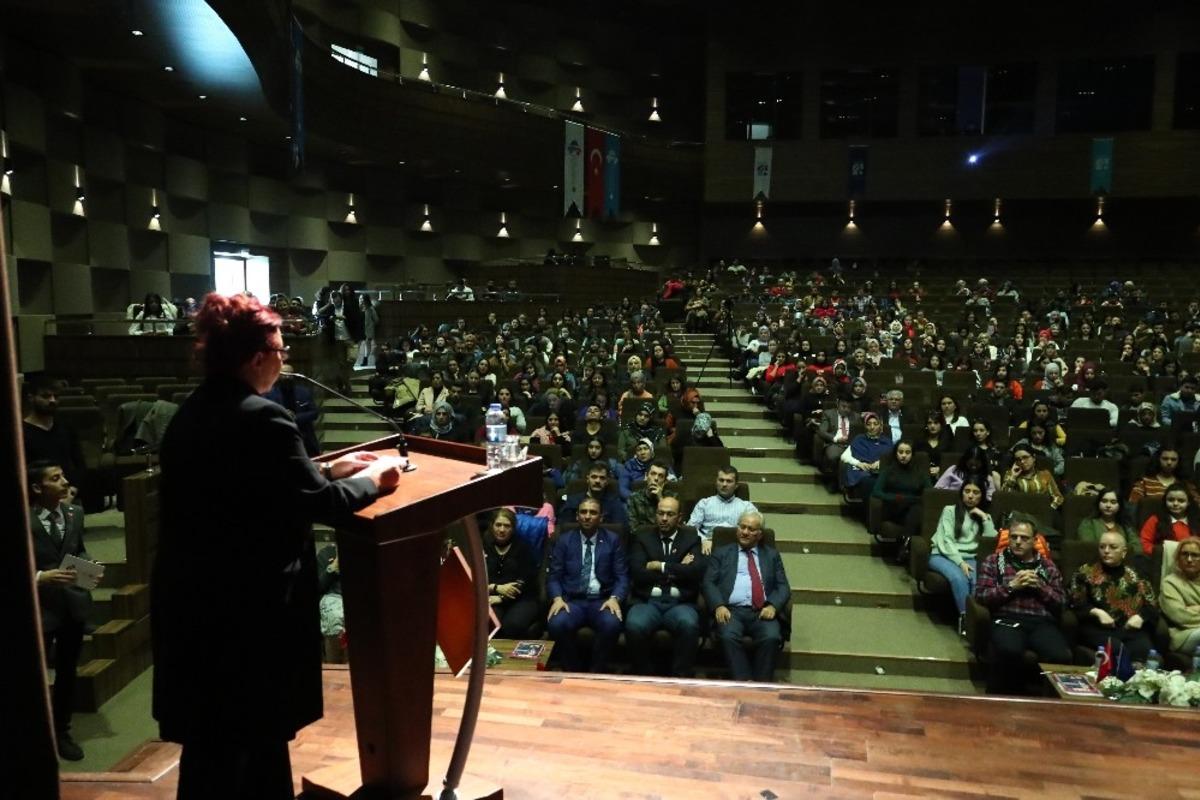 HK&Uuml; Eğitim Fak&uuml;ltesinden &Ouml;ğretmenler G&uuml;n&uuml;ne &Ouml;zel Etkinlik