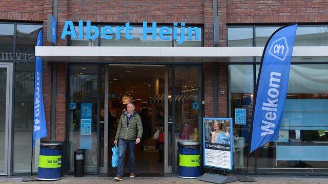 Hollanda'nın en büyük süpermarket zinciri 'uygun üniforma için' çalışanlarından iç çamaşırlı fotoğraf istedi