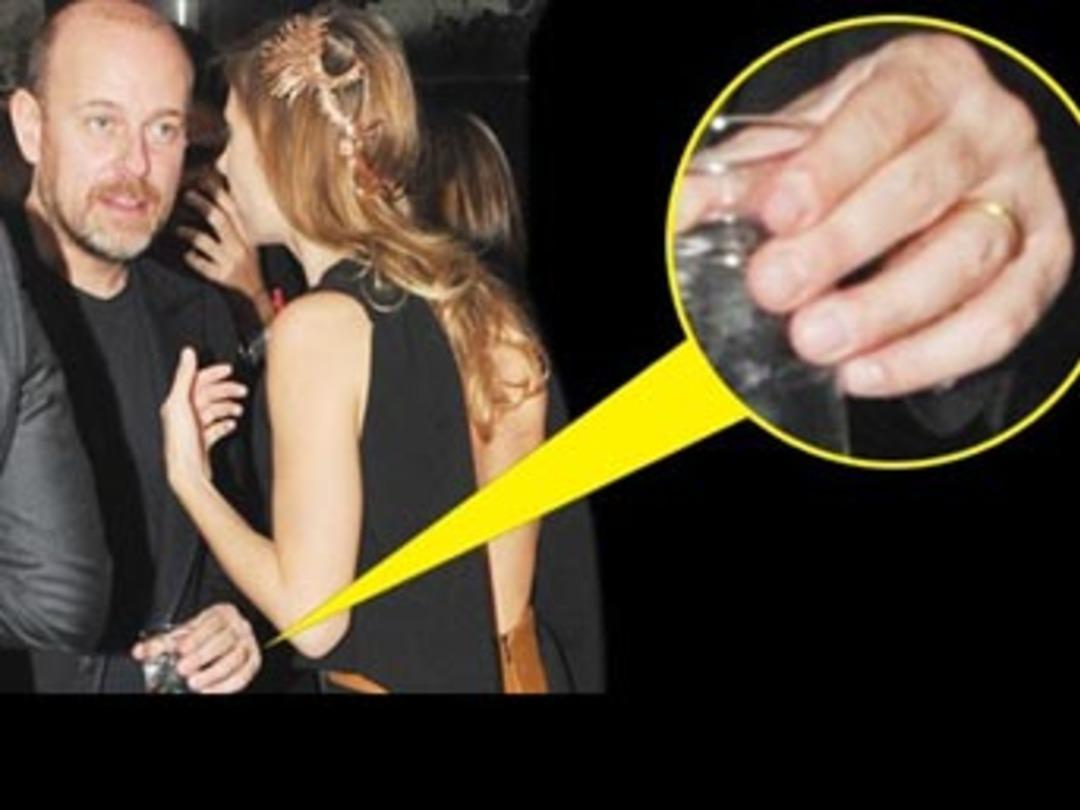 Y&uuml;z&uuml;kler takıldı