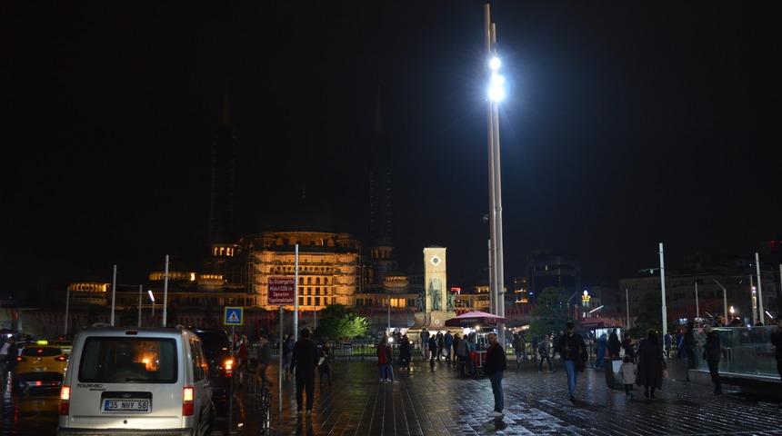 İstanbul'da beklenen sağanak başladı