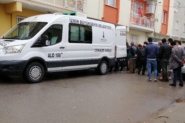 İzmir'de eşini baltayla öldürdüğü iddia edilen zanlı teslim oldu