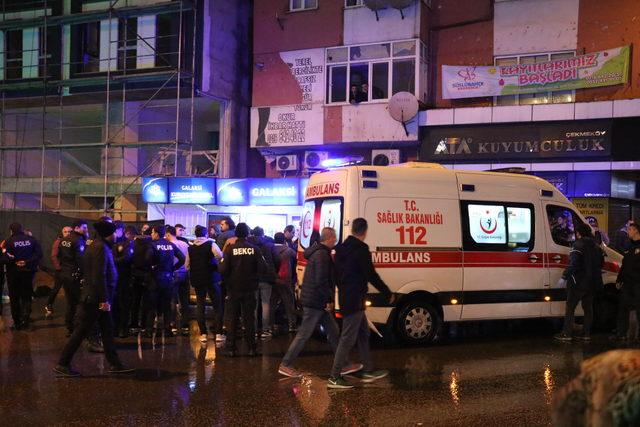 Çekmeköy'de trafik kazası sonrası silahla ateş edildi: 1 yaralı 2 gözaltı