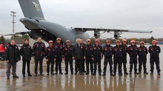 Türkiye'nin yardım uçağı Tiran'a indi!