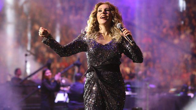 İstanbul Valiliği'nden öğretmenler için Funda Arar konseri 