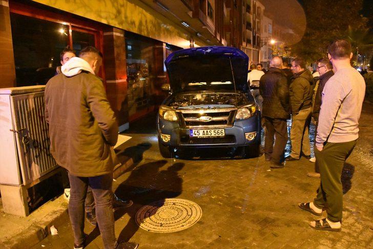 Manisa'da 3 araç kundaklandı! Benzin dökerek yakmışlar! G1