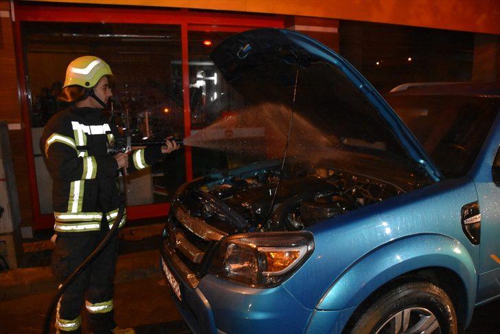 Manisa'da 3 araç kundaklandı! Benzin dökerek yakmışlar! G4