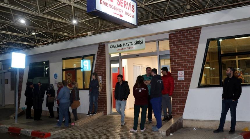 Arnavutluk'taki depremde yaralanan T&uuml;rk vatandaşı ambulans u&ccedil;akla İzmir'e getirildi